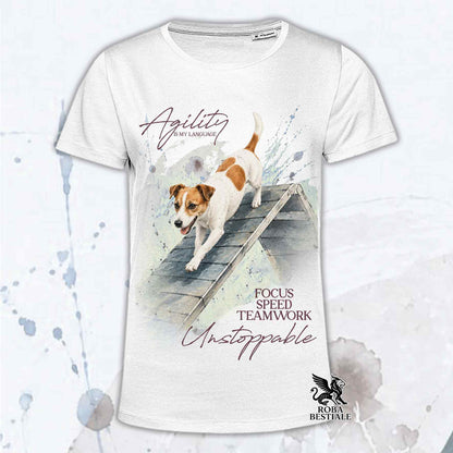 T-shirt bianca stampata con un Jack Russell Terrier che fa Agility. Grafica originale Roba Bestiale, collezione A-Frame