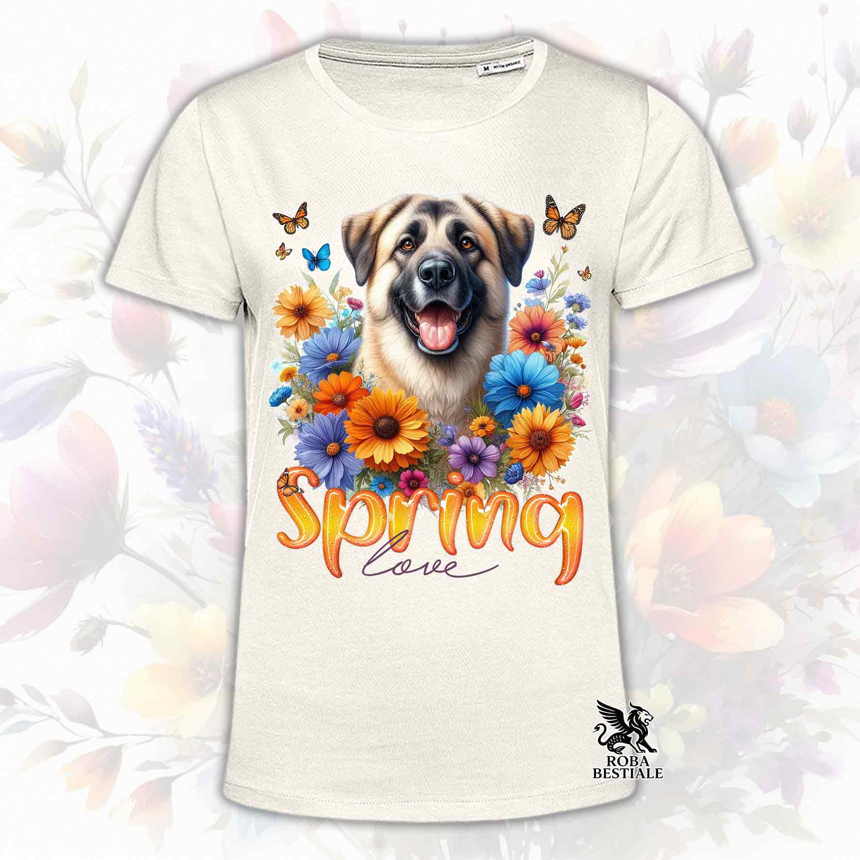 Una t-shirt beige stampata con un Kangal immerso in fiori colorati. Collezione Spring Love di Roba Bestiale