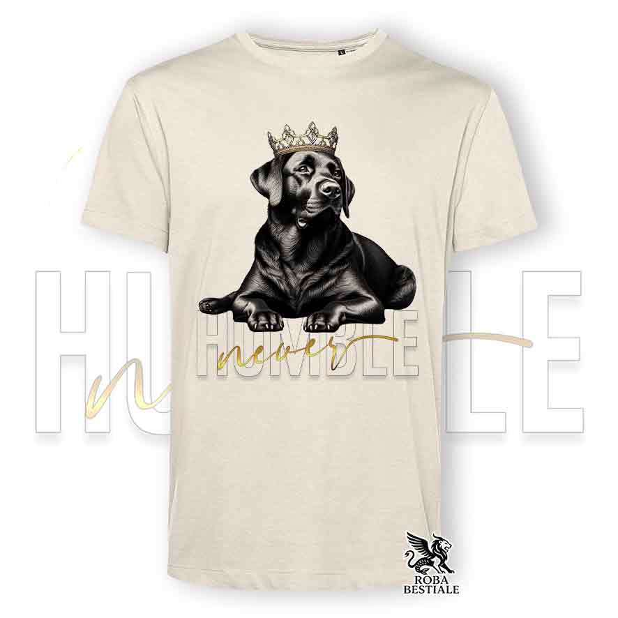 T-shirt stampata con un Labrador nero, colore beige con grafica Never Humble