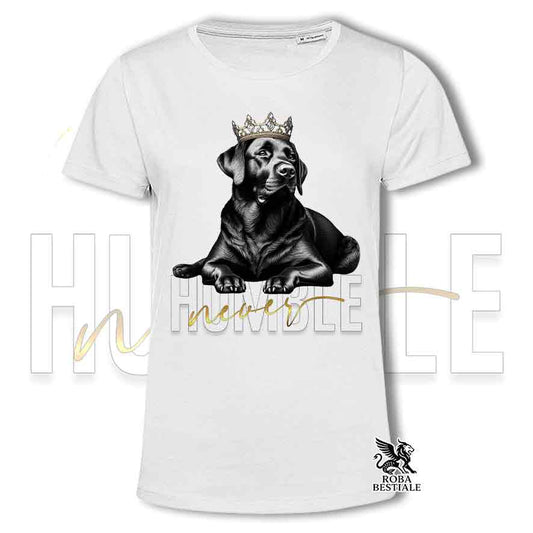 T-shirt stampata con un Labrador nero, colore bianco con grafica Never Humble
