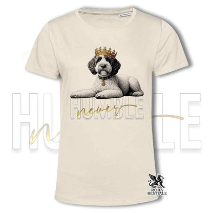 T-shirt stampata con un Lagotto Romagnolo, colore beige con grafica Never Humble