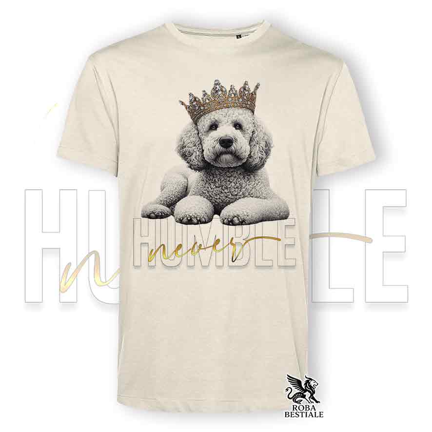 T-shirt stampata con un Lagotto Romagnolo bianco, colore beige con grafica Never Humble