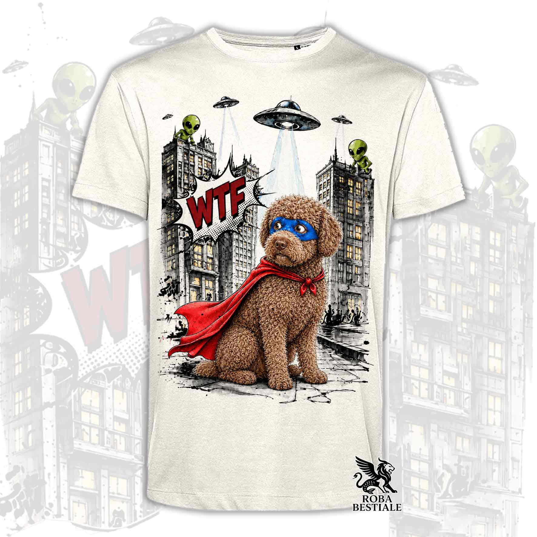 T-shirt beige stampata con un Lagotto Romagnolo con espressione sorpresa, vestito da Super Eroe. Grafica originale Roba Bestiale, collezione Hero