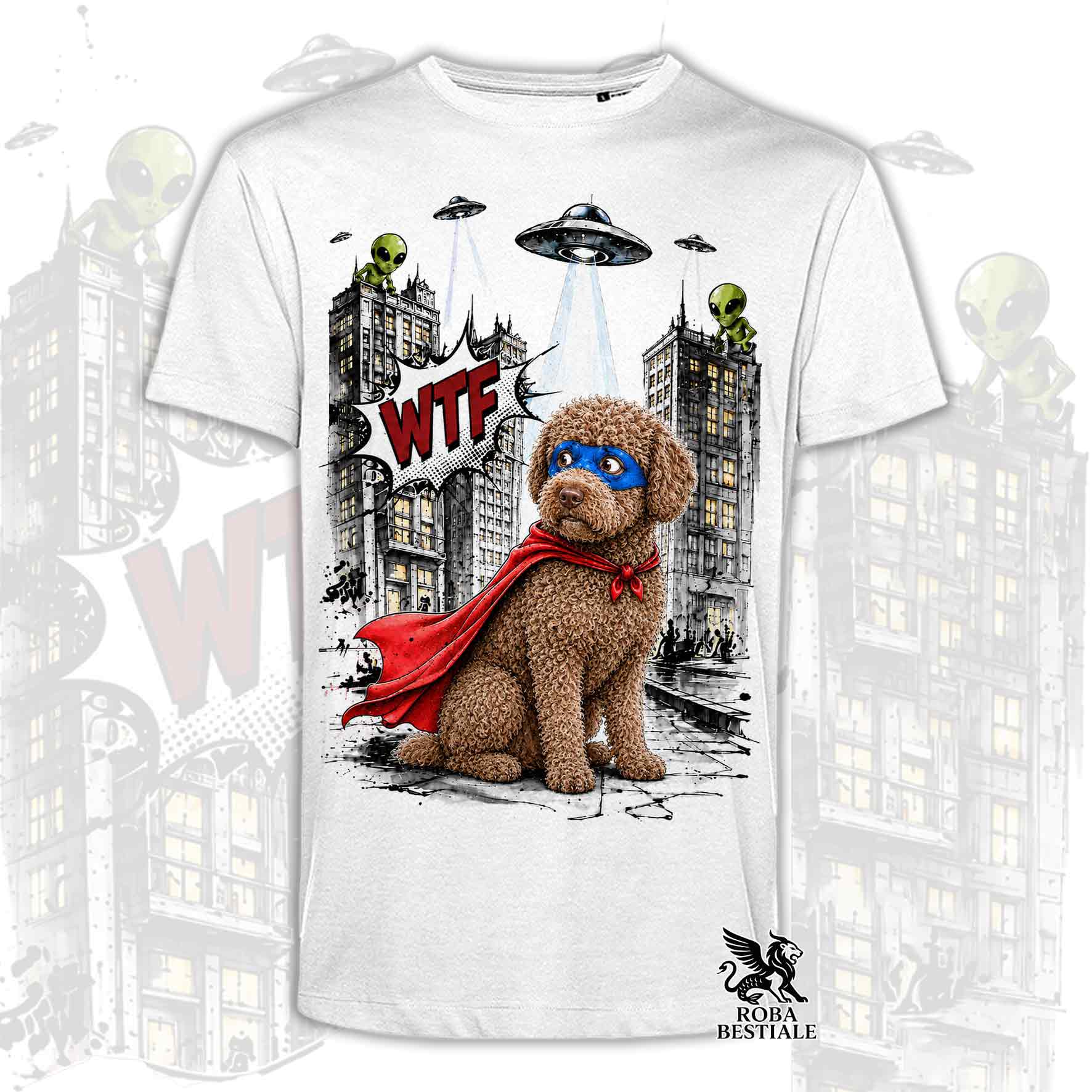T-shirt bianca stampata con un Lagotto Romagnolo con espressione sorpresa, vestito da Super Eroe. Grafica originale Roba Bestiale, collezione Hero