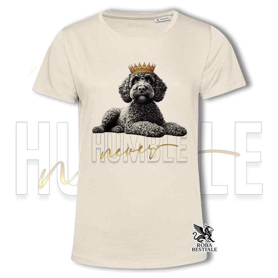 T-shirt stampata con un Lagotto Romagnolo marrone, colore beige con grafica Never Humble
