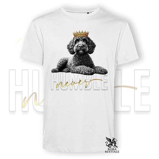 T-shirt stampata con un Lagotto Romagnolo marrone, colore bianco con grafica Never Humble