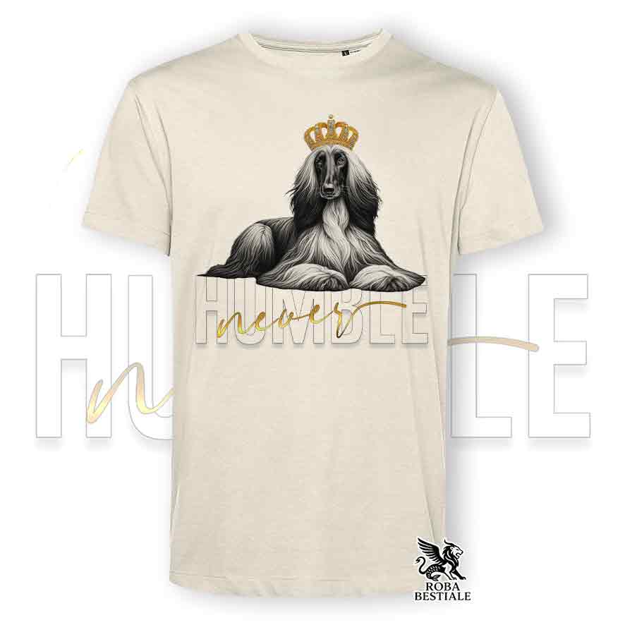 T-shirt stampata con un Levriero Afgano, colore beige con grafica Never Humble