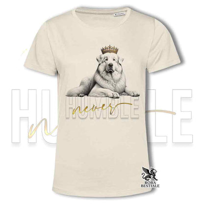 T-shirt stampata con un Pastore Abruzzese Maremmano, colore beige con grafica Never Humble