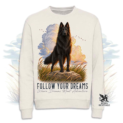 Felpa girocollo beige stampata con un Pastore Belga Groenendael. Grafica originale Roba Bestiale, collezione Dream