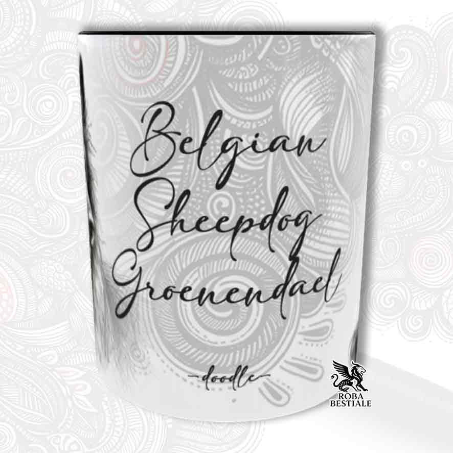 Tazza bianca con dettagli neri, stampata con un Pastore Belga Groenendael, grafica Doodle
