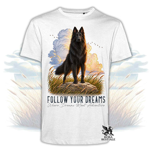 T-shirt bianca stampata con un Pastore Belga Groenendael. Grafica originale Roba Bestiale, collezione Dream