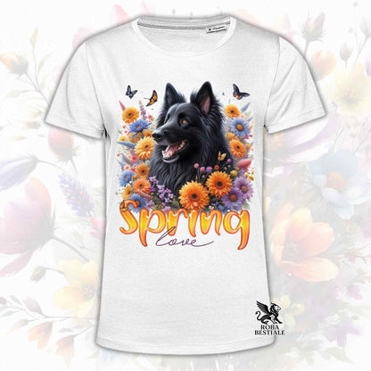 Una t-shirt bianca stampata con un Pastore Belga Groenendael immerso in fiori colorati. Collezione Spring Love di Roba Bestiale