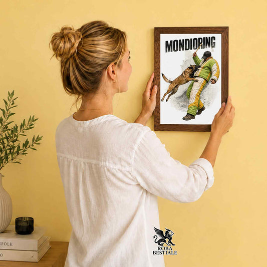 Stampa con cornice in legno con un Pastore Belga Malinois che pratica Mondioring. Grafica originale Roba Bestiale