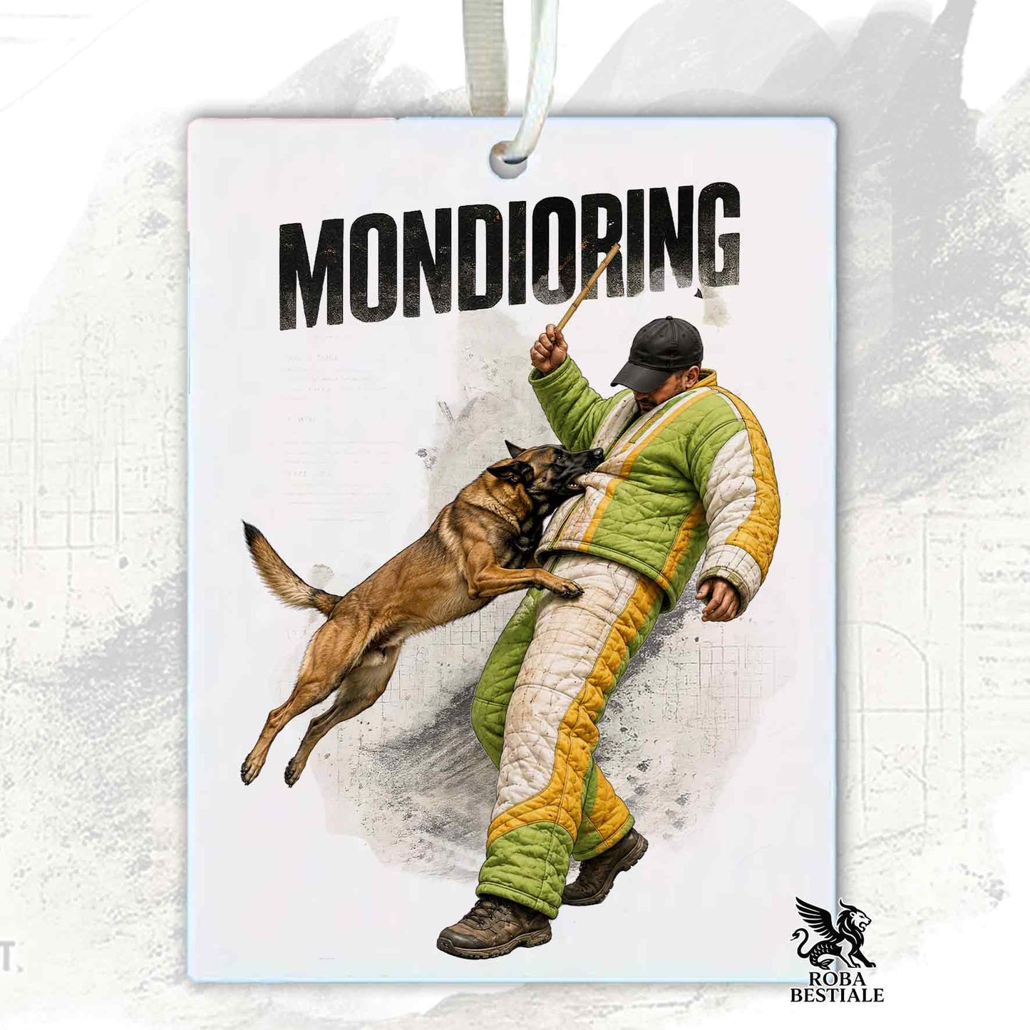 Profumatore in feltro con la stampa di un Pastore Belga Malinois che pratica Mondioring. Grafica originale Roba Bestiale