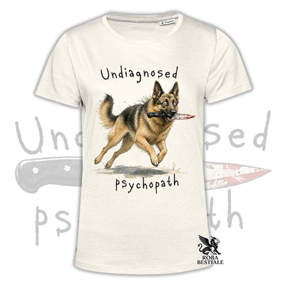 T-shirt beige stampata con un Pastore Tedesco che tiene un coltello tra i denti. Grafica originale Roba Bestiale, collezione Psychopath