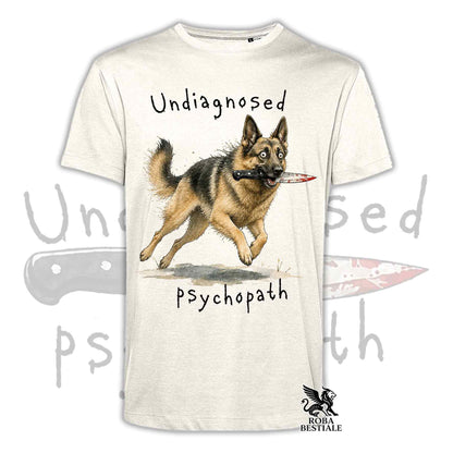 T-shirt beige stampata con un Pastore Tedesco che tiene un coltello tra i denti. Grafica originale Roba Bestiale, collezione Psychopath