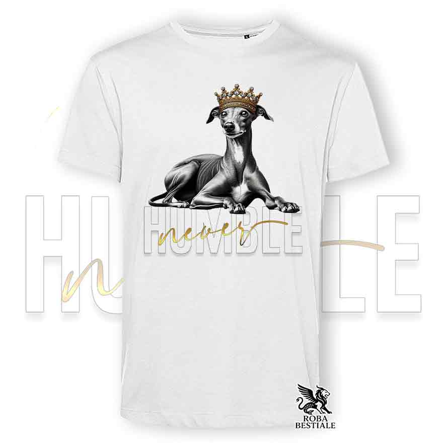 T-shirt stampata con un Piccolo Levriero Italiano, colore bianco con grafica Never Humble