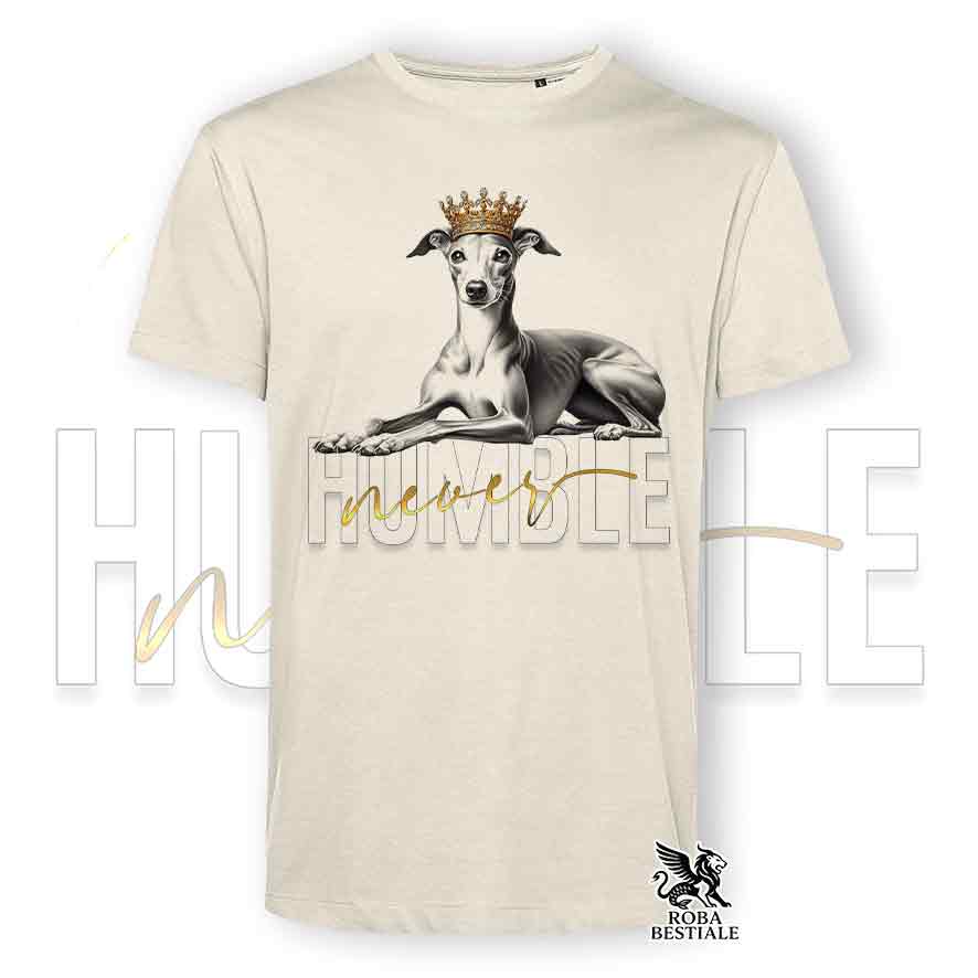T-shirt stampata con un Piccolo Levriero Italiano, colore beige con grafica Never Humble