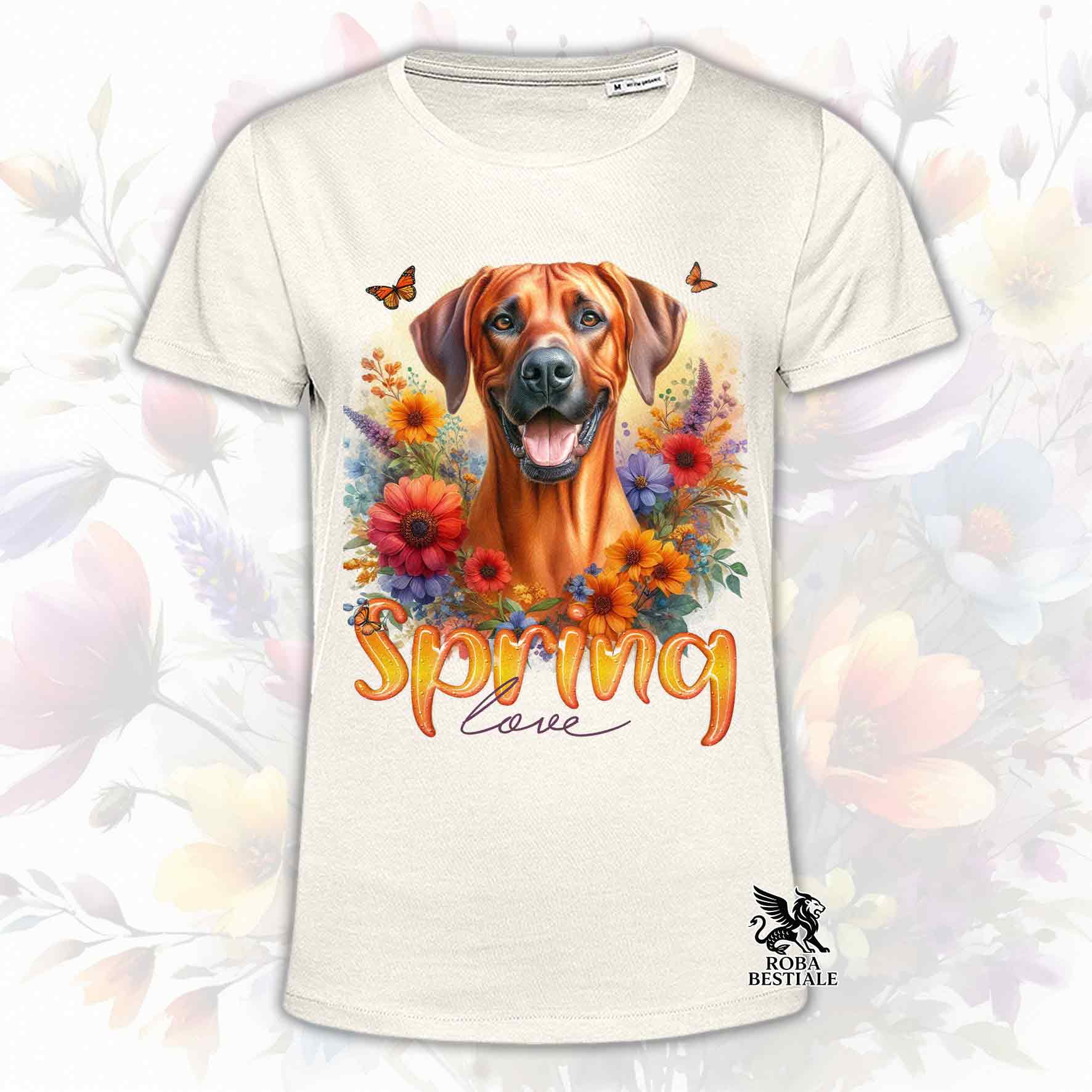 Una t-shirt beige stampata con un Rhodesian Ridgeback immerso in fiori colorati. Collezione Spring Love di Roba Bestiale