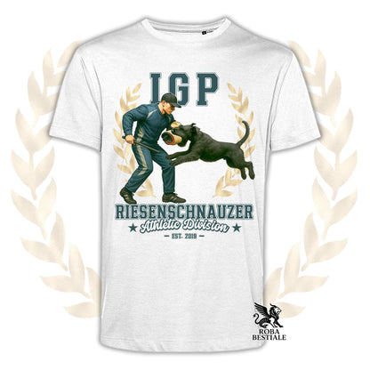 Una t-shirt stampata con un Riesenschnauzer che fa IGP. Grafica originale Roba Bestiale