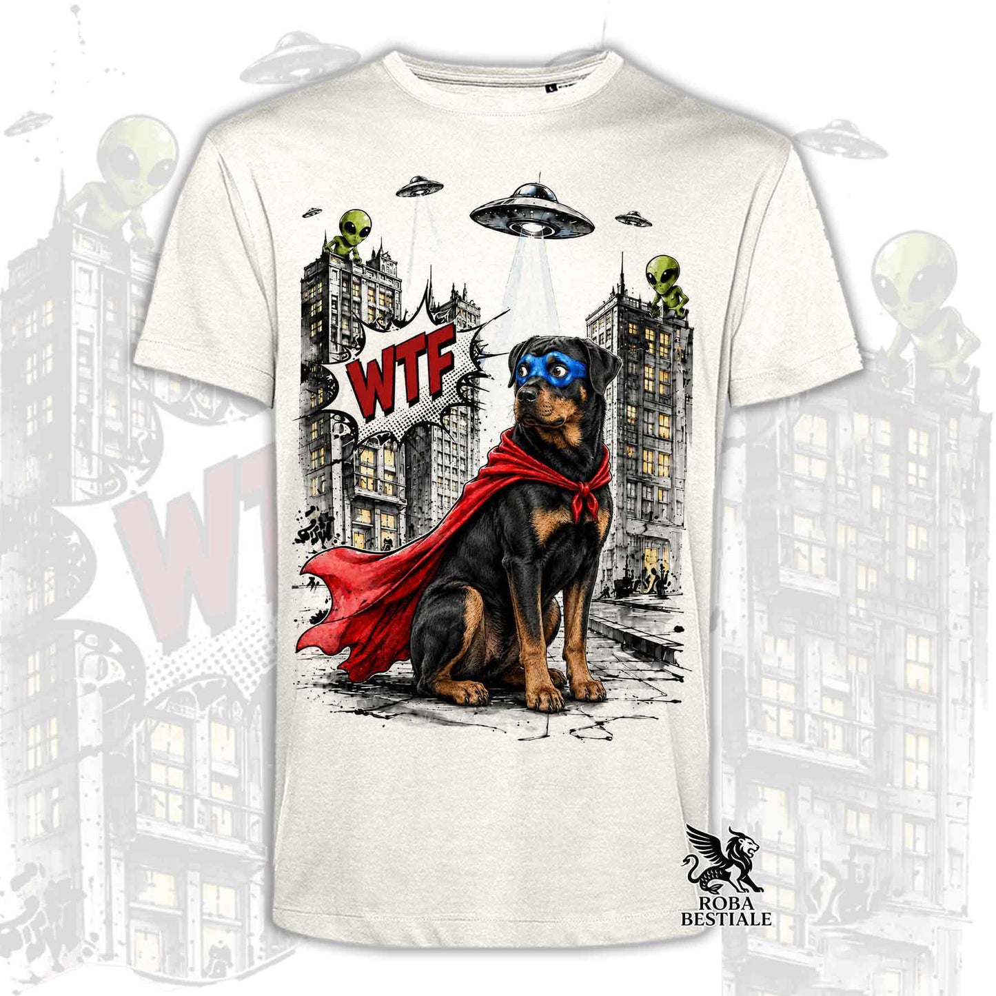 T-shirt beige stampata con un Rottweiler con espressione sorpresa, vestito da Super Eroe. Grafica originale Roba Bestiale, collezione Hero