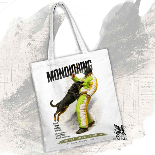 Borsa Tote bianca con stampata una grafica originale di Roba Bestiale con un Rottweiler che fa Mondioring