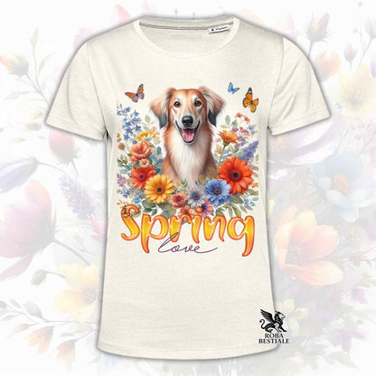 Una t-shirt beige stampata con un Saluki immerso in fiori colorati. Collezione Spring Love di Roba Bestiale