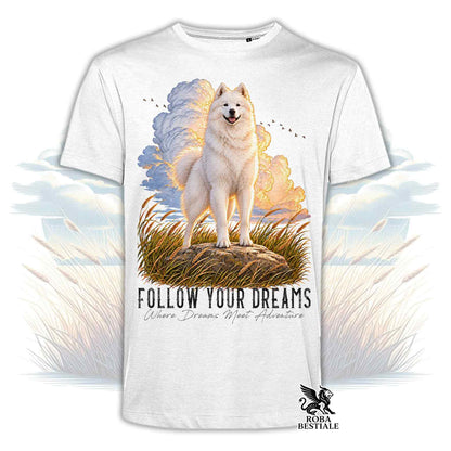 Maglietta bianca con stampa cane e scritta “FOLLOW YOUR DREAMS”
