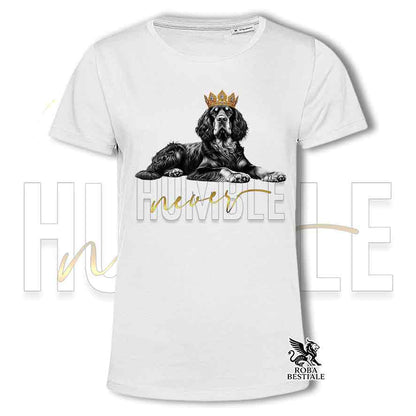 T-shirt bianca stampata con un Setter Gordon con grafica Never Humble