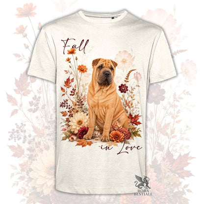 Maglietta bianca con stampa cane Shar Pei fulvo, fiori autunnali e scritta 'in Love'.