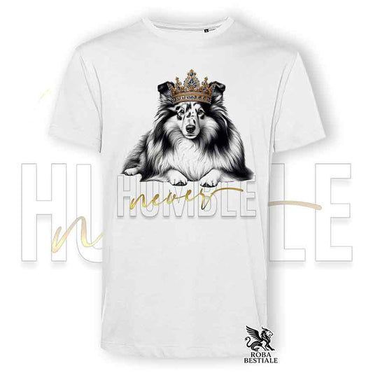 T-shirt bianca stampata con uno Shetland Sheepdog, grafica Never Humble