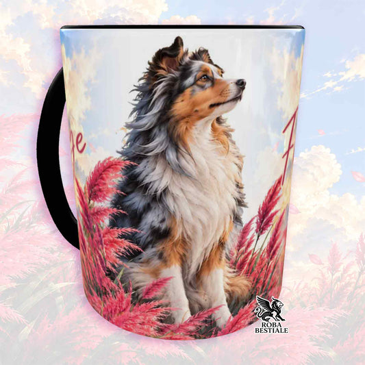 Tazza con cane pastore blue merle e fiori rossi, manico nero, ROBA BESTIALE