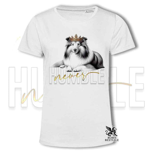 T-shirt bianca stampata con uno Shetland Sheepdog, grafica Never Humble