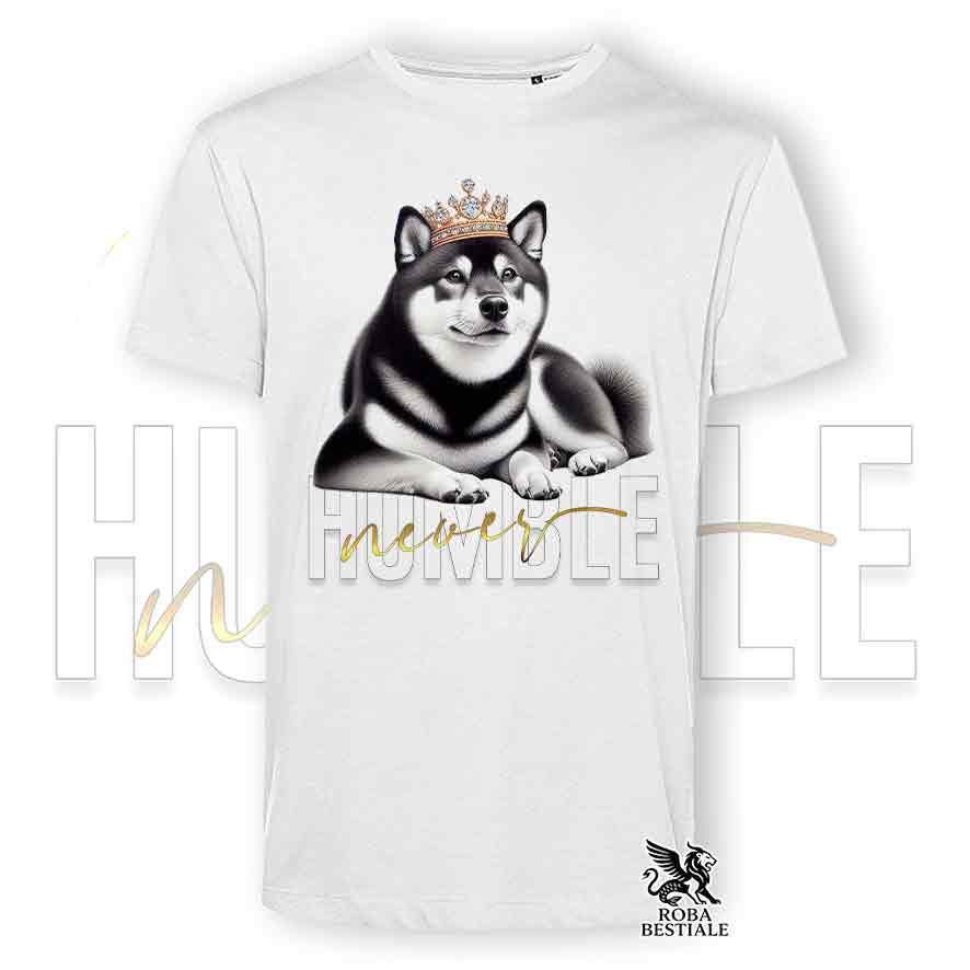 T-shirt bianca stampata con uno Shiba Inu, grafica Never Humble