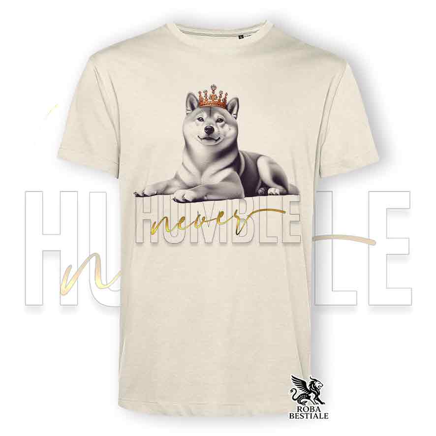 T-shirt bianca stampata con uno Shiba Inu, grafica Never Humble