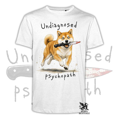 T-shirt bianca stampata con uno Shiba Inu che tiene un coltello tra i denti. Grafica originale Roba Bestiale, collezione Psychopath