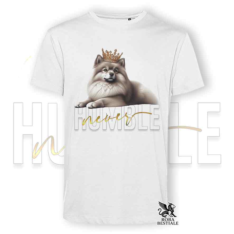 T-shirt bianca stampata con uno Spitz Tedesco, grafica Never Humble