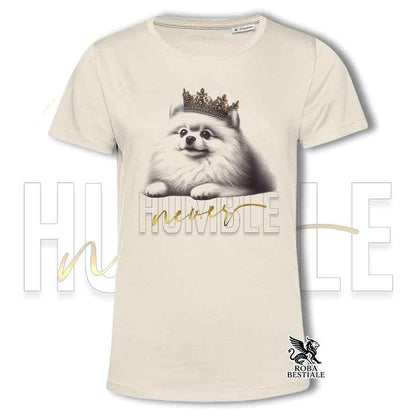T-shirt beige stampata con uno Spitz Tedesco Pomerania, grafica Never Humble