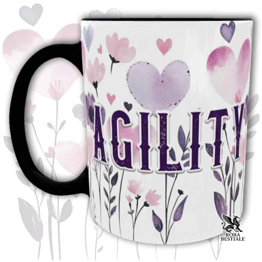 Tazza con dettagli neri stampata con una grafica dedicata all'Agility, collezione Candy