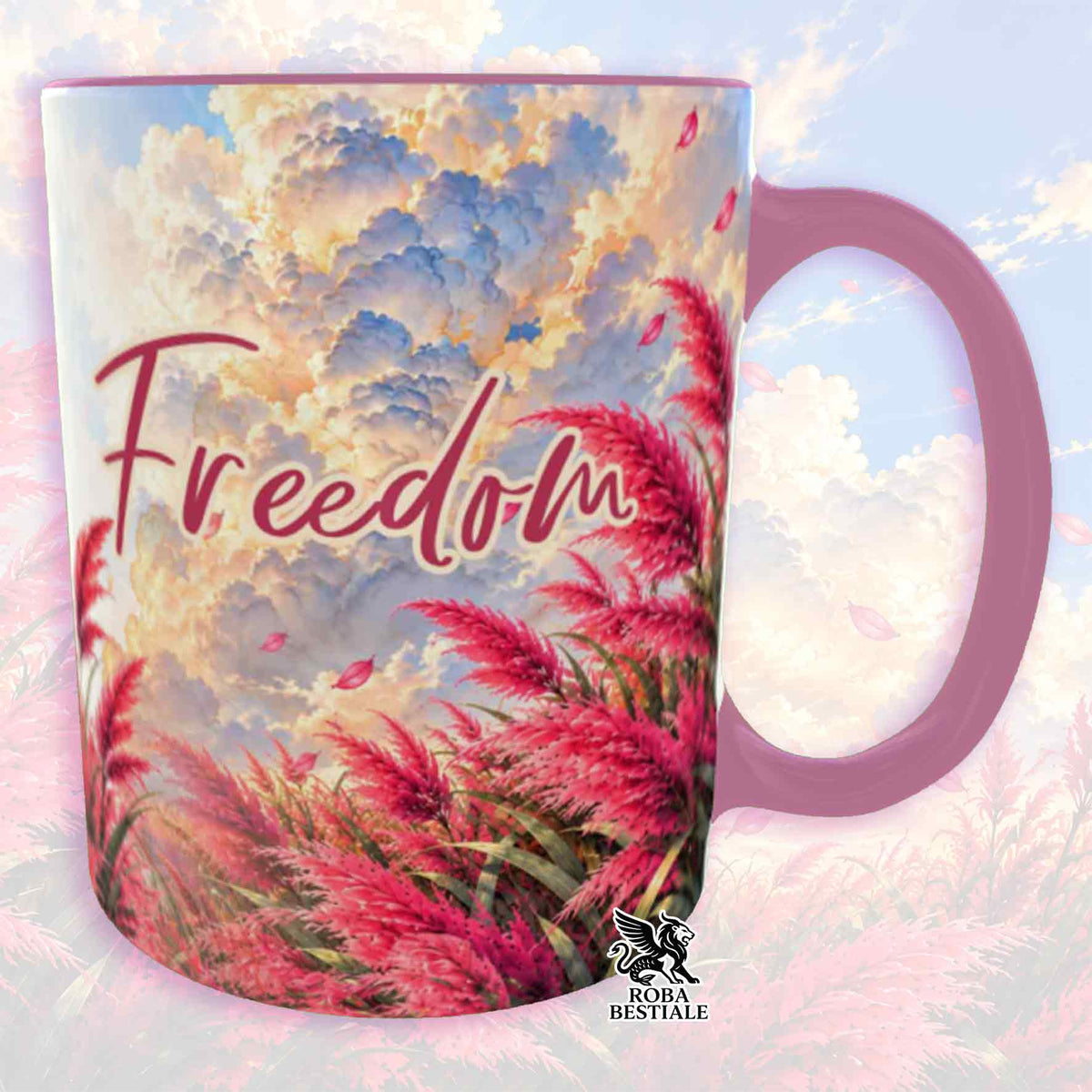 Tazza rosa con manico rosa e scritta “Freedom” su tramonto tropicale