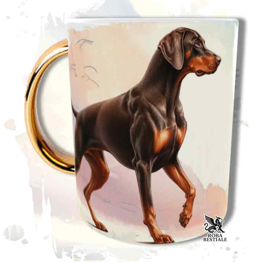 Tazza Dobermann marrone focato, stampata con grafica Behavior, manico oro, fronte