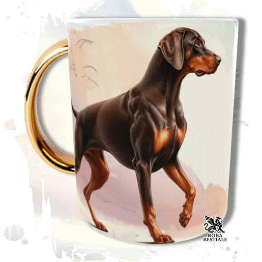 Tazza Dobermann marrone focato, stampata con grafica Behavior, manico oro, fronte