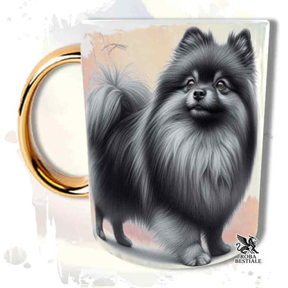 Tazza con Spitz Tedesco Nano Pomerania grigio, stampata con grafica Behavior, manico oro, fronte