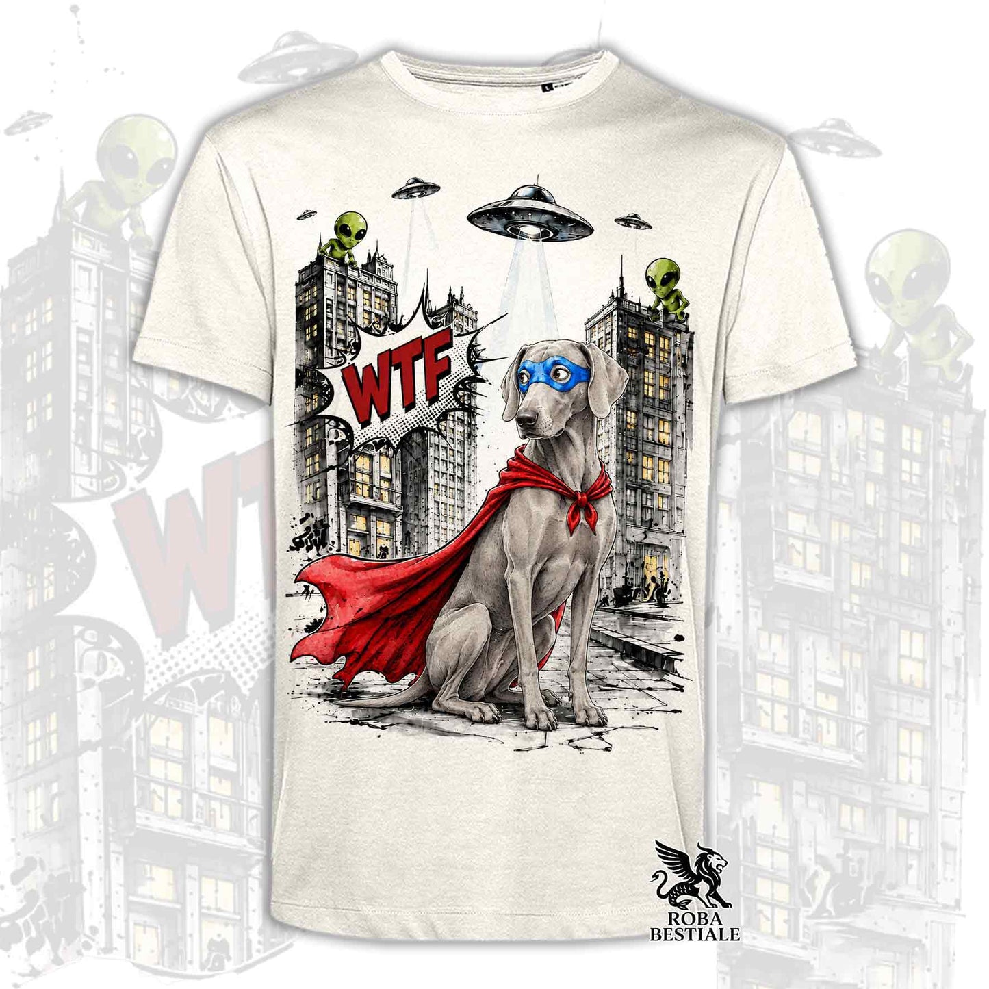 T-shirt beige stampata con un Weimaraner con espressione sorpresa, vestito da Super Eroe. Grafica originale Roba Bestiale, collezione Hero