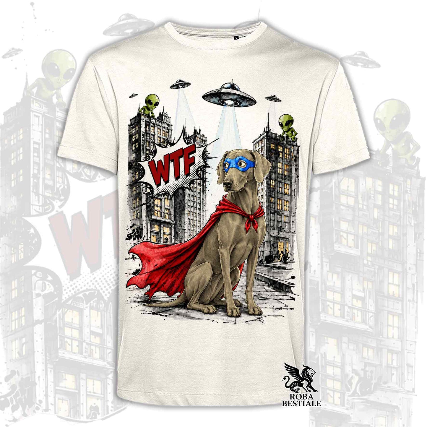 T-shirt beige stampata con un Weimaraner con espressione sorpresa, vestito da Super Eroe. Grafica originale Roba Bestiale, collezione Hero