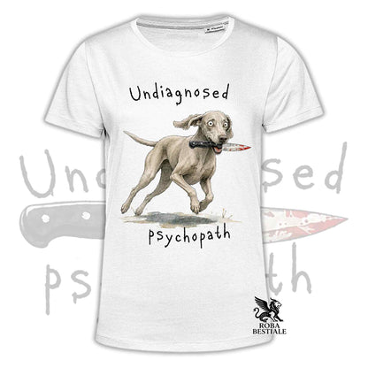 T-shirt bianca stampata con un Weimaraner che tiene un coltello tra i denti. Grafica originale Roba Bestiale, collezione Psychopath
