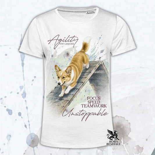T-shirt bianca stampata con un Welsh Corgi Cardigan che fa Agility. Grafica originale Roba Bestiale, collezione A-Frame