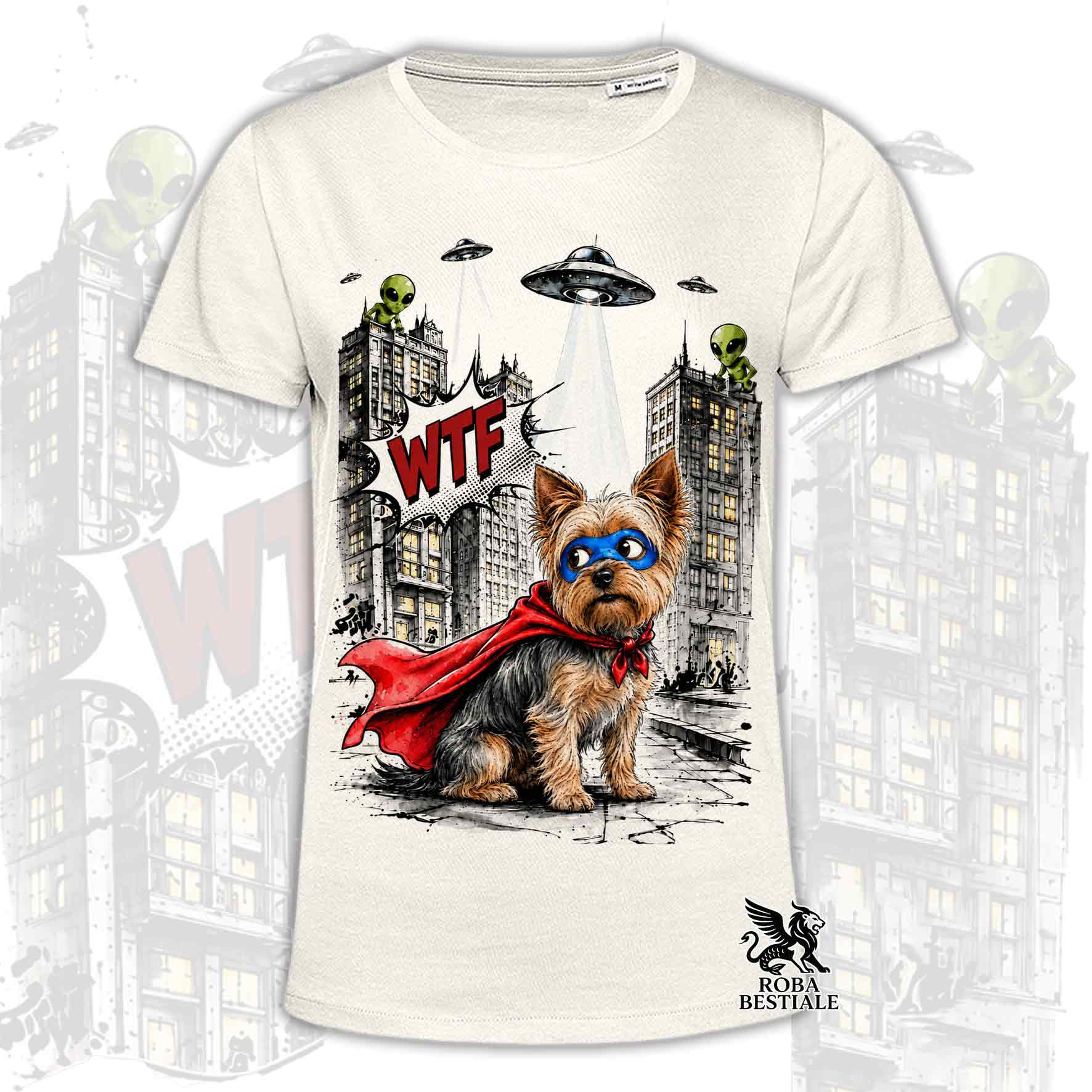 T-shirt beige stampata con un Yorkshire Terrier con espressione sorpresa, vestito da Super Eroe. Grafica originale Roba Bestiale, collezione Hero